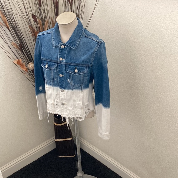 🎉HP🎉Boom Boom Jeans Women’s Blenched-Dip Cropped Boyfriend Denim Jacket Blue - Picture 5 of 15